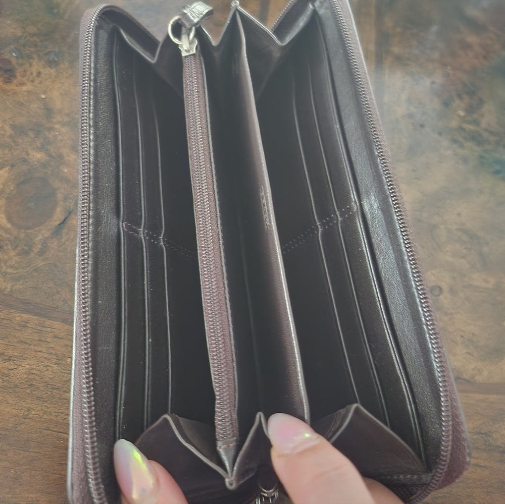 Coach Signature zip around wallet - Picture 3 of 3